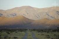 Carretera en el Altiplano andino, provincia de Jujuy, Argentina