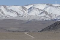 Carretera, invierno, en el Altiplano de Catamarca, Argentina