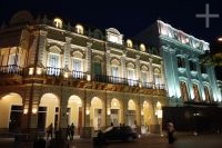 Edificios en el centro historico de Salta (Plaza 9 de Julio), Argentina