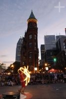 O festival de circo de rua 'Busker Festival' de Toronto, Ontario, Canadá