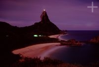 Ensaio: INFINITOS INSTANTES. Longa exposição noturna. Arquipélago de Fernando de Noronha, Brasil