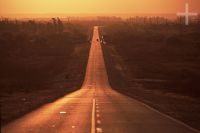 Carretera, atardecer, en el Chaco, Argentina